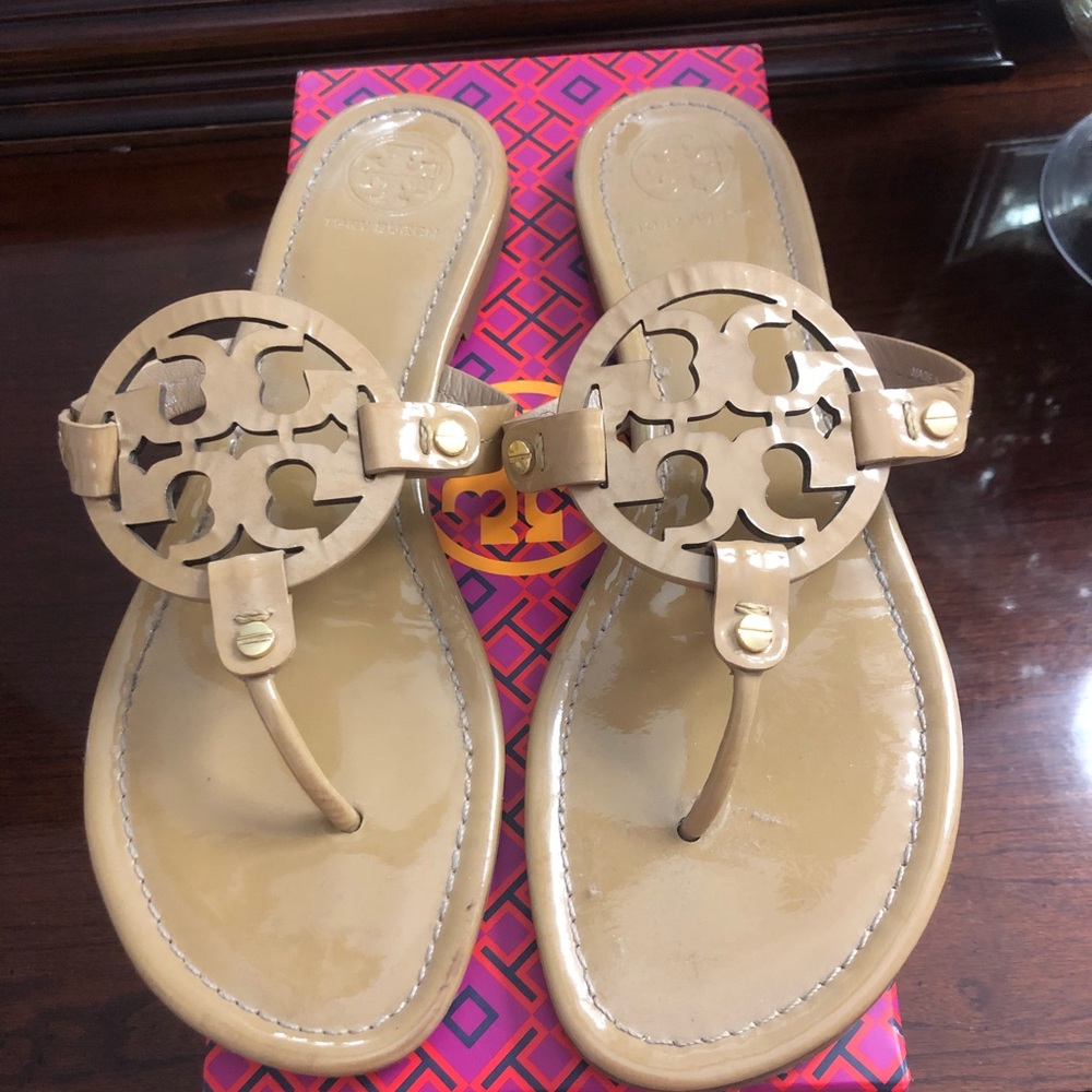 Tory Burch Miller Beige Patent Sandal. Size 10.